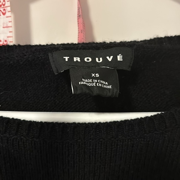15. Size xs Trouve sweater. 20-22ptp. Bnwt small flaw as shown in pic - Picture 2 of 5